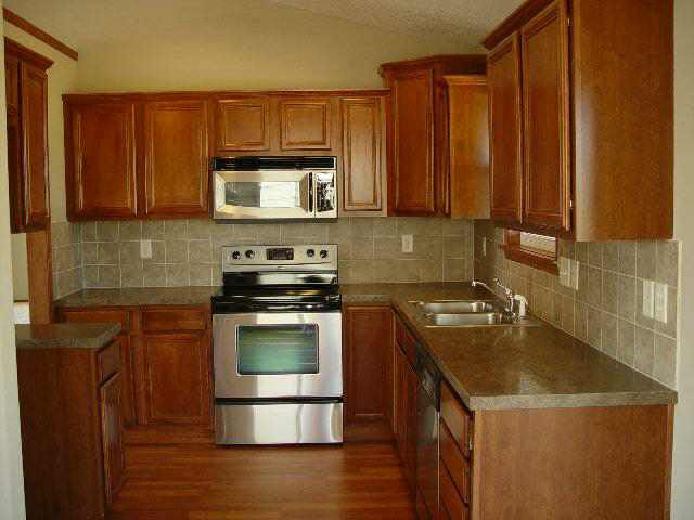 1407 Spring Ridge Dr, Derby, KS 67037