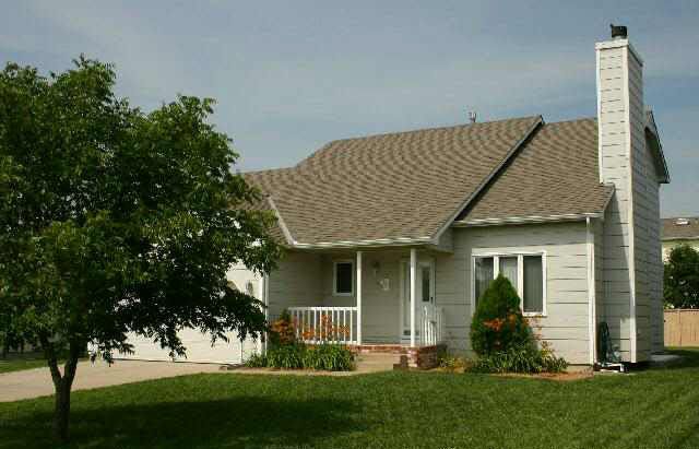 4917 Willow Point Ct, Bel Aire, KS 67226