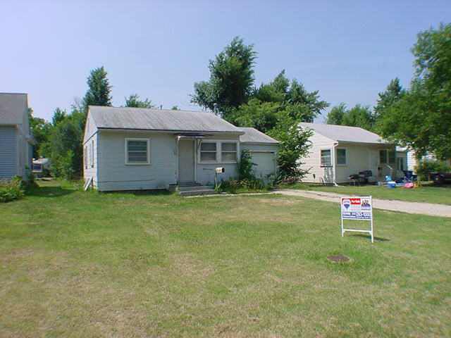 1009 E 7th, Newton, KS 67114