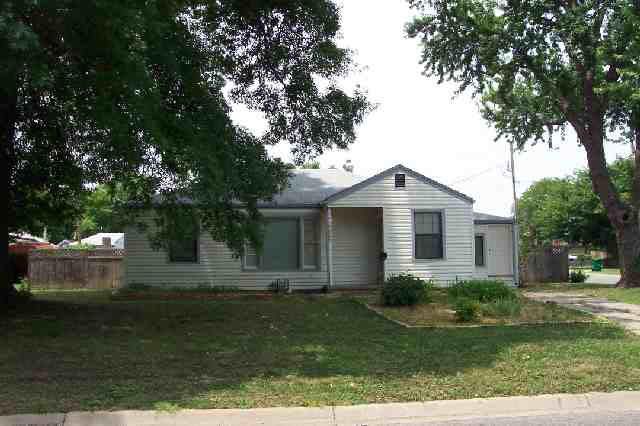 525 N Elizabeth, Mulvane, KS 67110