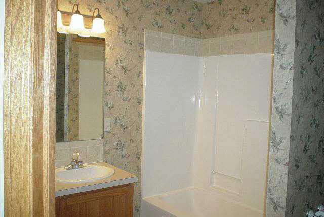 815 E Peach, Haysville, KS 67060