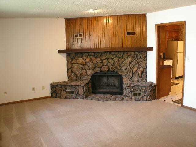 431 Countryside Ct, Andover, KS 67002