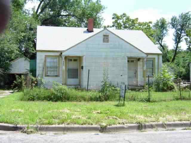 2415 E Murdock, Wichita, KS 67220