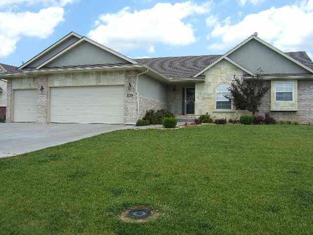 236 Cypress Ct, Andover, KS 67002