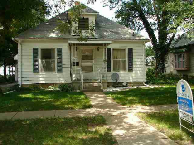 122 SW 4th, Newton, KS 67114