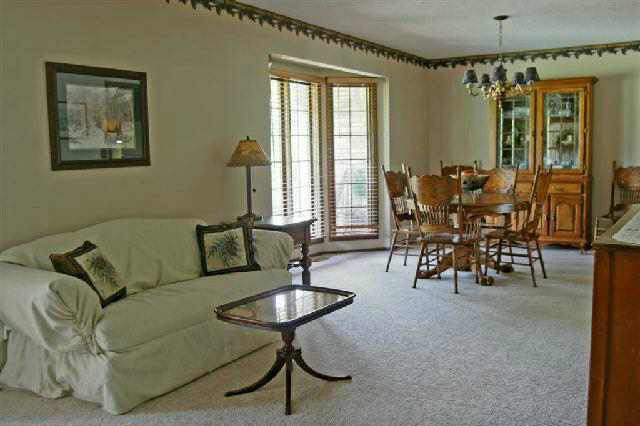 1811 E Coliseum, Valley Center, KS 67147