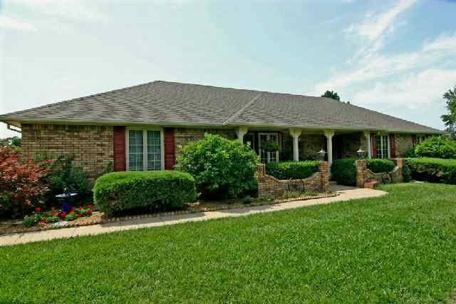1811 E Coliseum, Valley Center, KS 67147