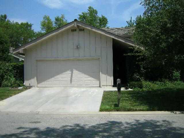 7700 E 13th St #33, Wichita, KS 67206