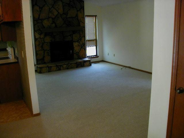 1113 Meadowhaven, Derby, KS 67037