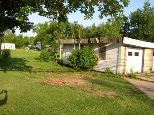 3530 N Arkansas, Wichita, KS 67204