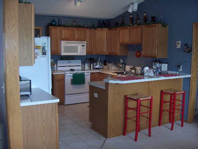 548 N Ridgehurst, Wichita, KS 67230