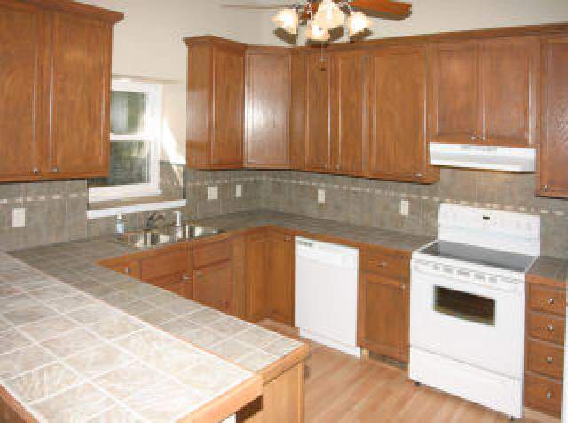 205 N 3rd Ave, Mulvane, KS 67110