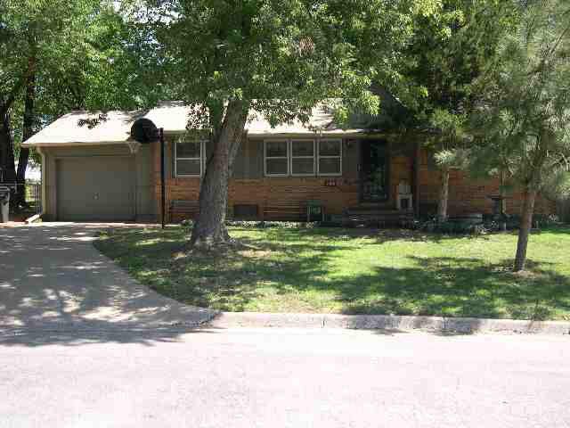 506 Edgemoor, Mulvane, KS 67110