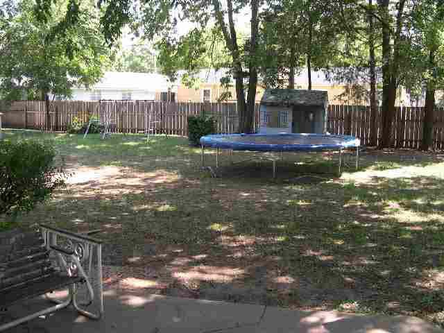 506 Edgemoor, Mulvane, KS 67110