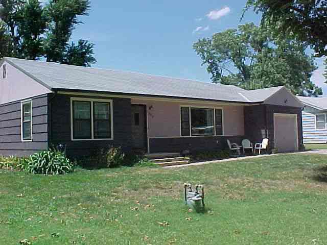 805 Mclain, Newton, KS 67114