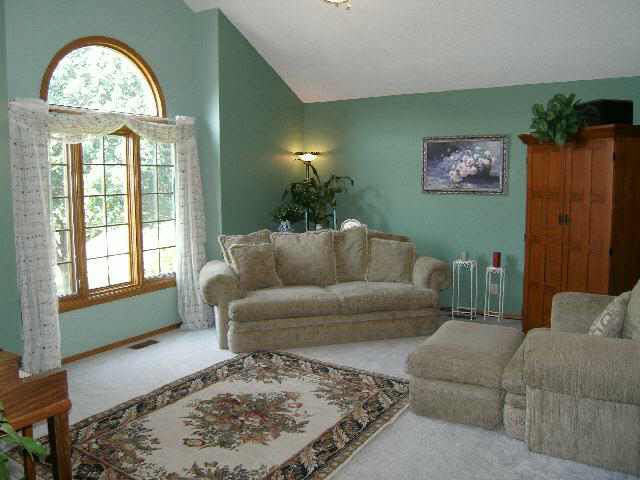 1524 E James, Derby, KS 67037