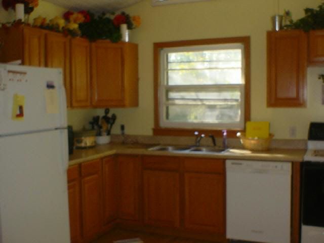 526 S Westview Dr, Derby, KS 67037