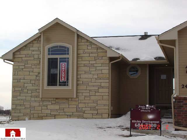 2425 N Fieldstone St, Andover, KS 67002