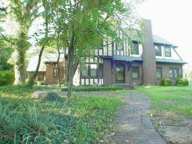 4520 E Douglas, Wichita, KS 67208