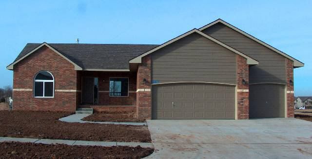 1307 Summerlyn Dr, Derby, KS 67037