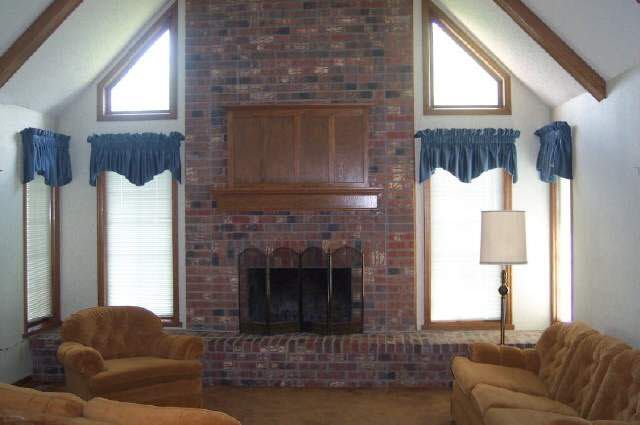 7345 E Oxford, Wichita, KS 67226