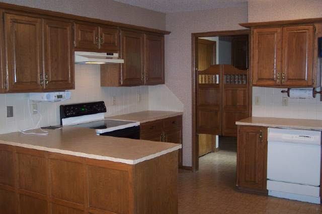 7345 E Oxford, Wichita, KS 67226