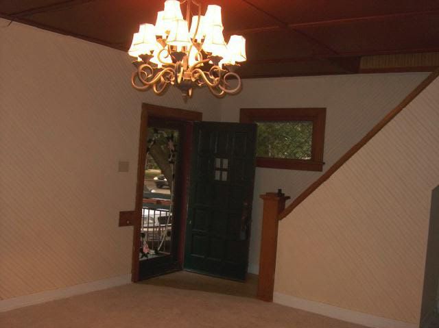 126 E 1st, Newton, KS 67114