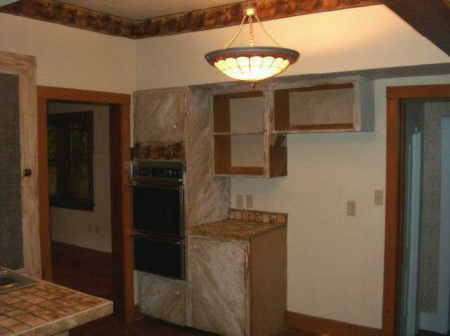 126 E 1st, Newton, KS 67114