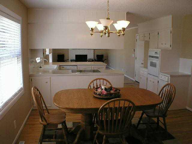 2701 W River Pk, Wichita, KS 67203