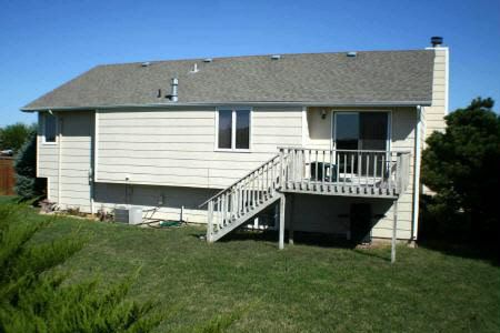 215 Lakeside Ct, Andover, KS 67002