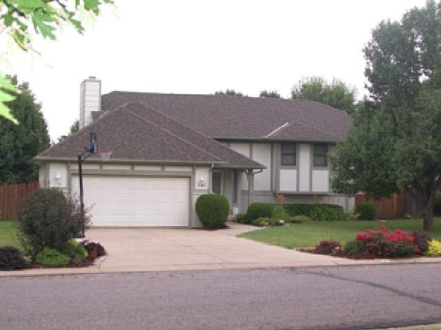 121 Sandhill, Derby, KS 67037