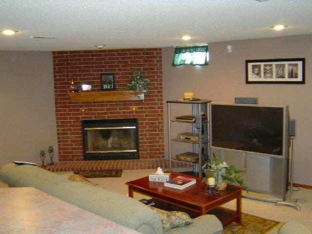 8922 W Meadow Knoll, Wichita, KS 67205