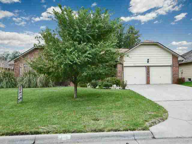 111 N Pine Grv, Wichita, KS 67212