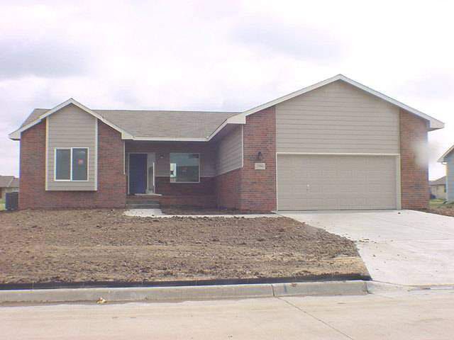 2204 Bristol Ln, Newton, KS 67114