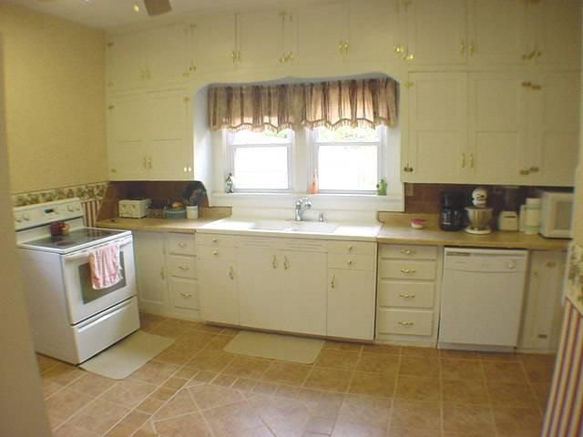 707 E 5th, Newton, KS 67114