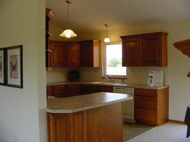 140 Redbud, Valley Center, KS 67147