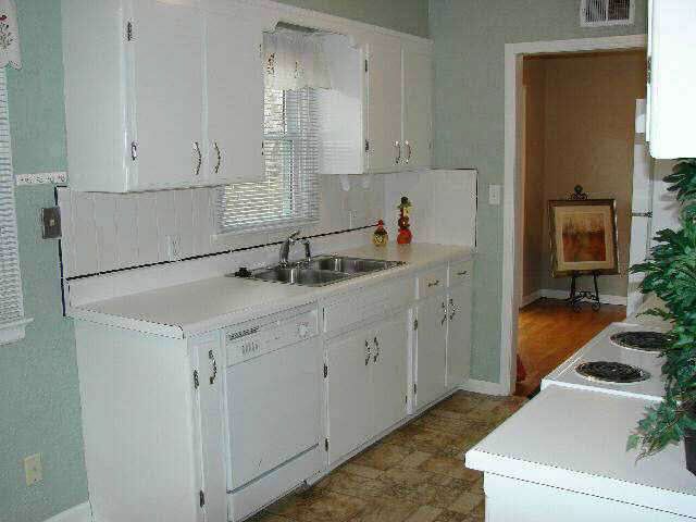 2470 Perry, Wichita, KS 67204