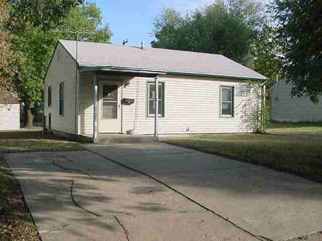 3426 Sunview Ave, Wichita, KS 67216