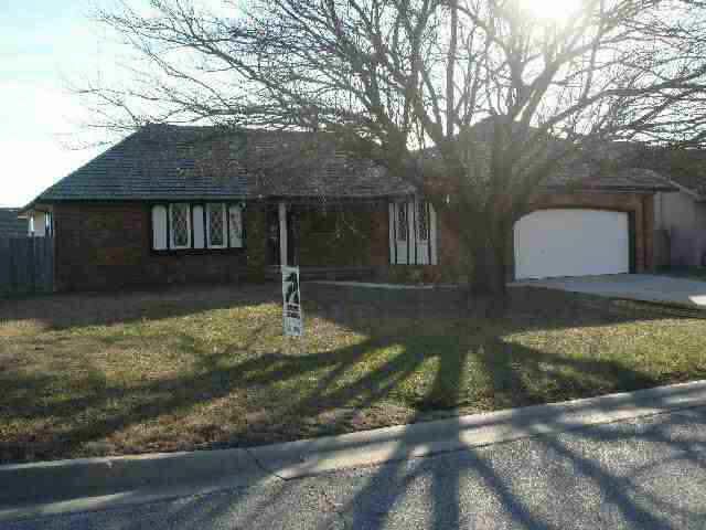 8629 E Arthur Cir, Wichita, KS 67207