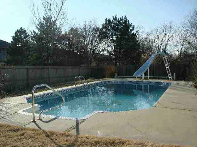 8629 E Arthur Cir, Wichita, KS 67207