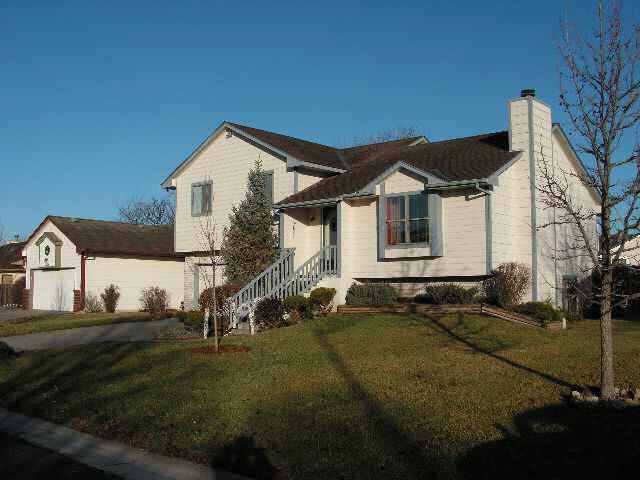 7318 E 30th Cir, Wichita, KS 67226