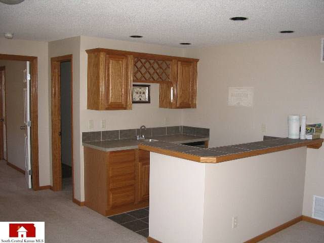1922 Fox Run Cir, Wichita, KS 67207