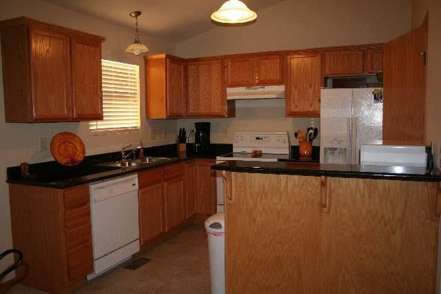 1231 N Timberleaf Dr, Derby, KS 67037