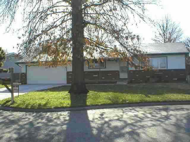 4 Willowdell Ct, Mulvane, KS 67110