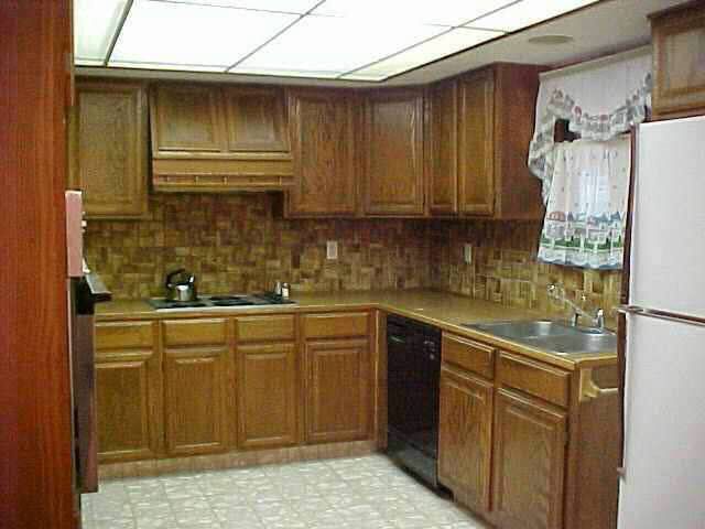 12201 Fireside Ct, Derby, KS 67037