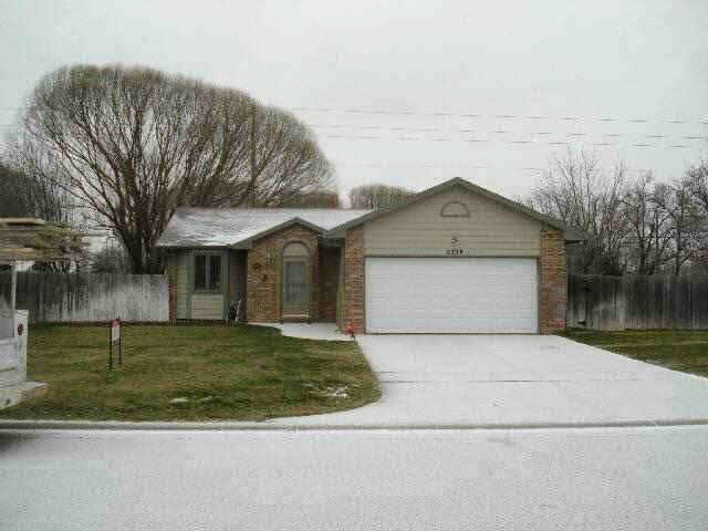 5338 S Market Cir, Wichita, KS 67216