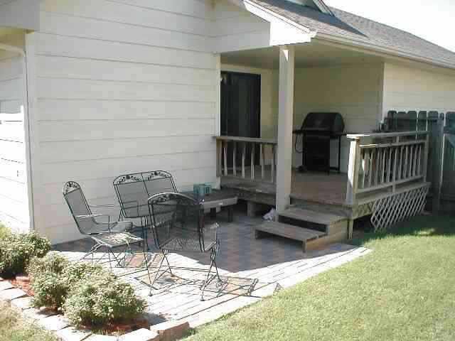 119 E Derby Hills, Derby, KS 67037