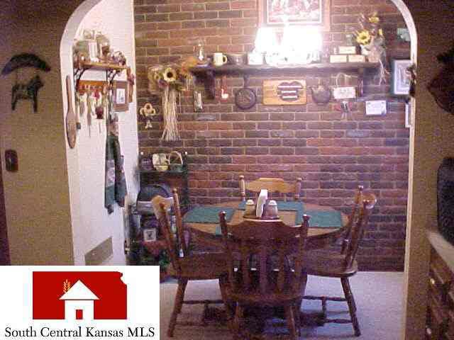 206 W 8th, Newton, KS 67114
