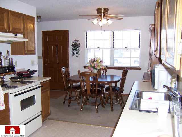 1802 E 45th St S, Wichita, KS 67216
