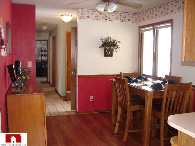 620 Quail Dr, Newton, KS 67114